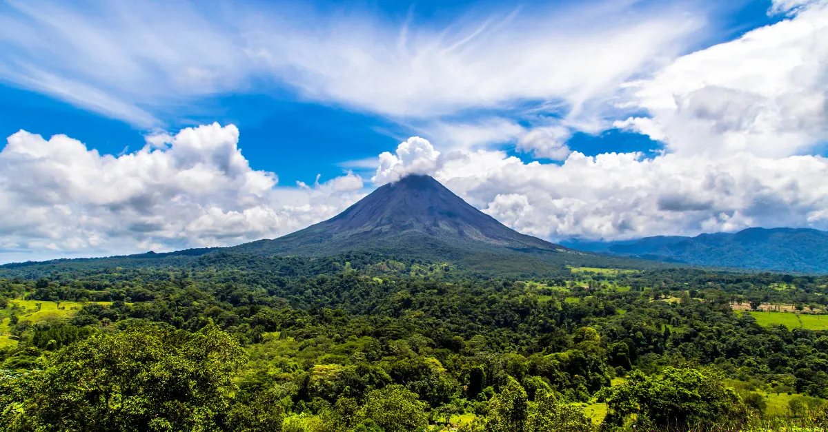 Costa Rica. Photo: Shutterstock/RobertoGarciaPhotographer