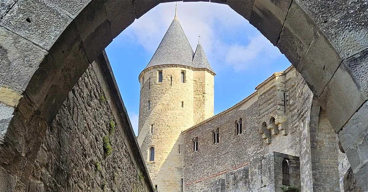 1. Porte dAudeOMTCarcassonne