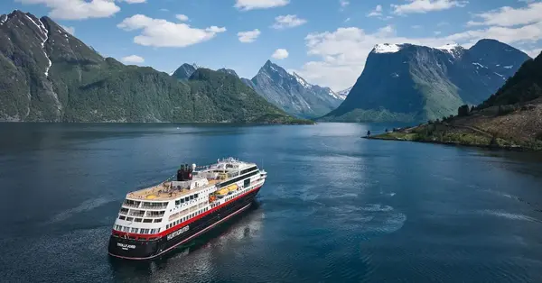 Hurtigruten launches offer on 2027 fly-cruises