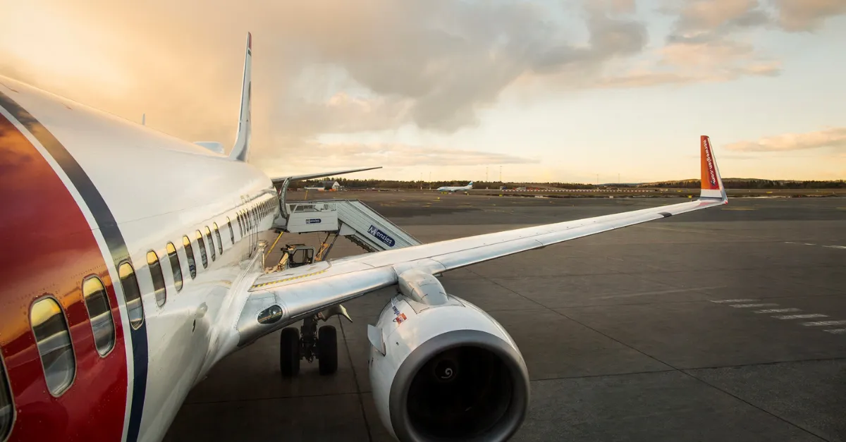 Norwegian Air B737 wing