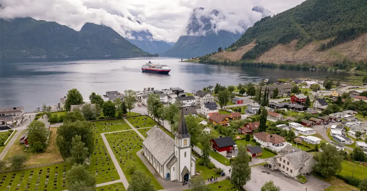 Meet the locals living along Hurtigruten's iconic Svalbard Line