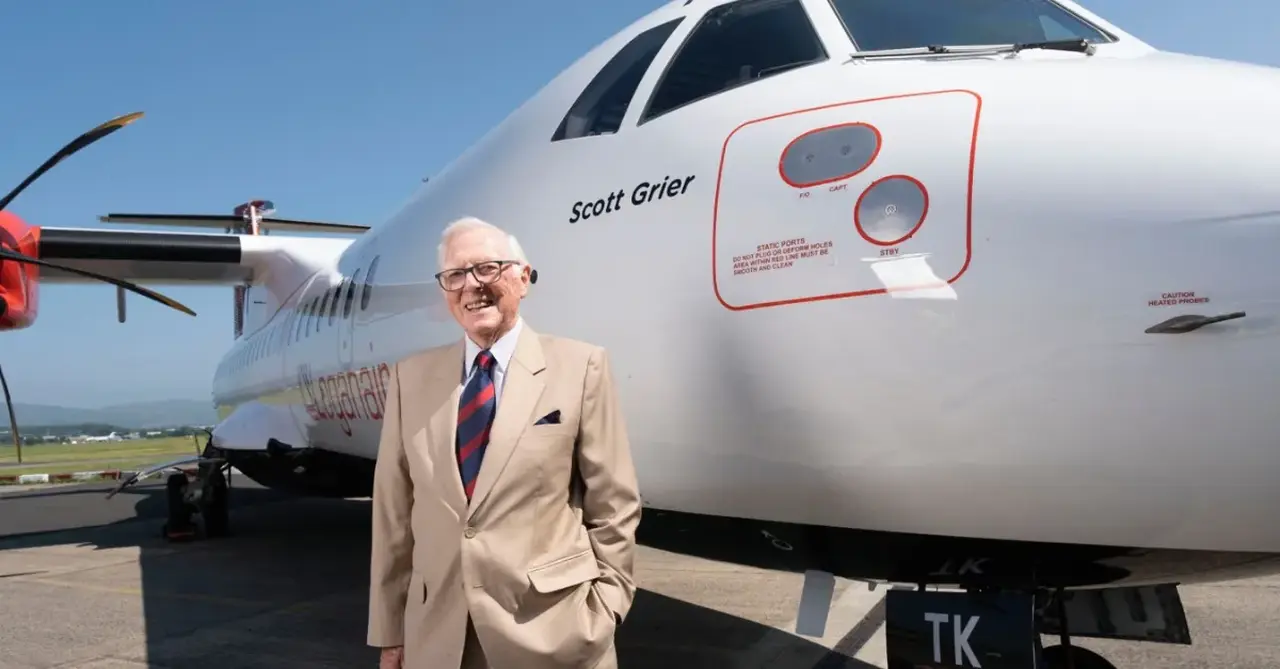 Long-serving ex-Loganair boss has aircraft named after him