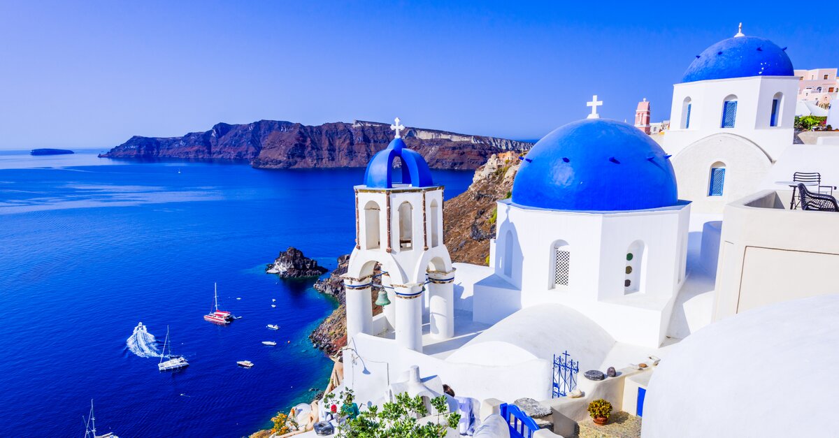 Qatar Airways to launch Santorini flights this summer