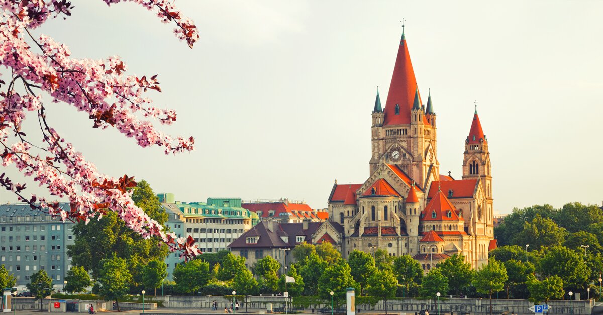 Etihad launches Vienna flights