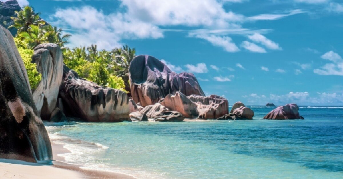 Emirates signs MoUs with Hong Kong, Seychelles and Sri Lanka