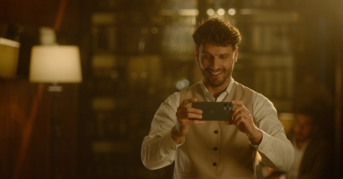 Hilton launches ‚ÄòWaitographer' photography course for waiters in the UAE
