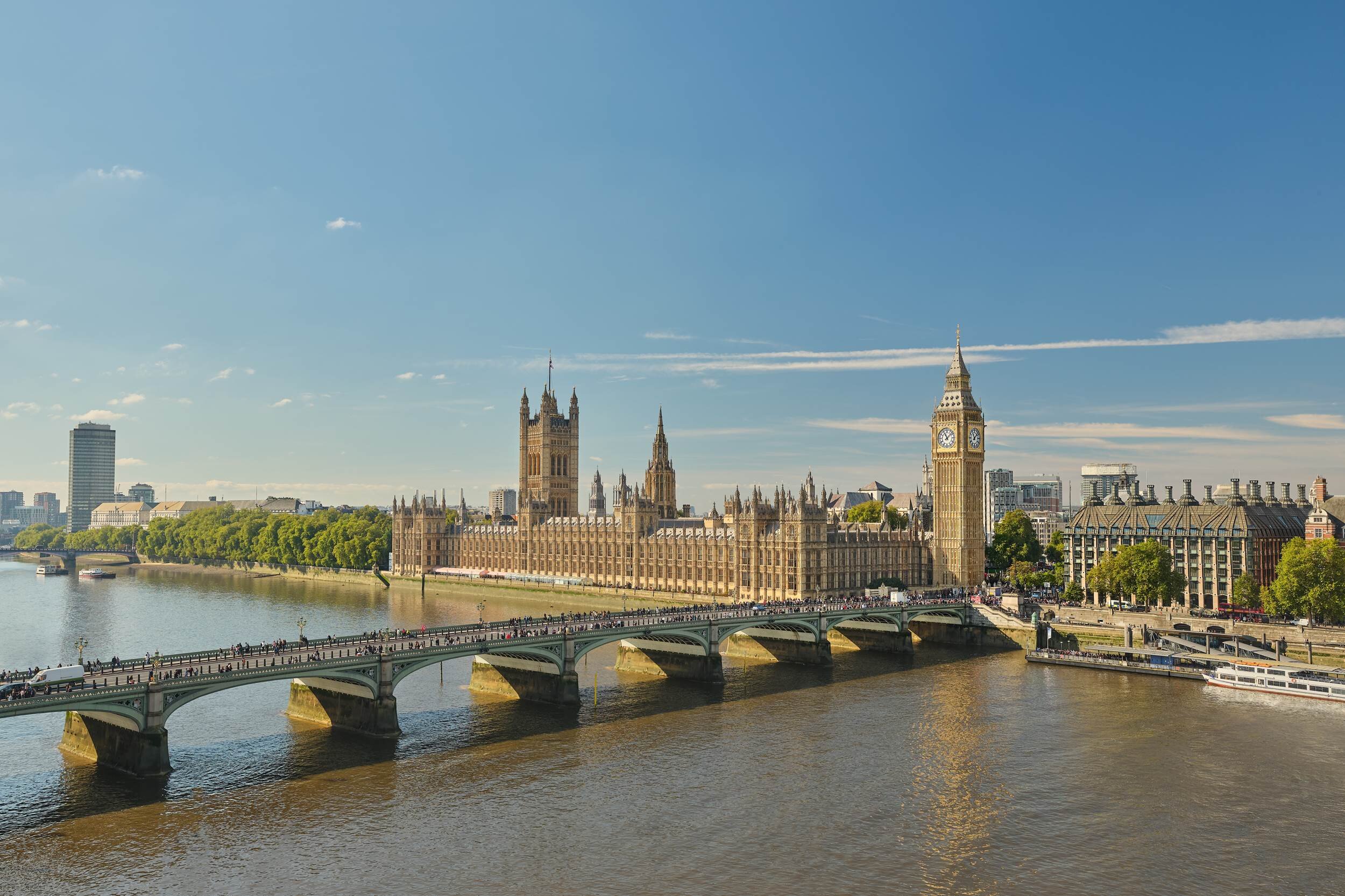Oman Air to resume twice-daily flights to London 