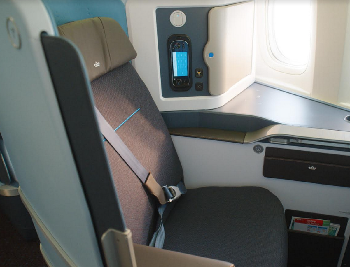 KLM unveils World Business Class seats for B777 fleet